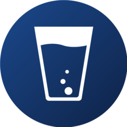Blaues Icon mit weißem Wasserglas Emoji